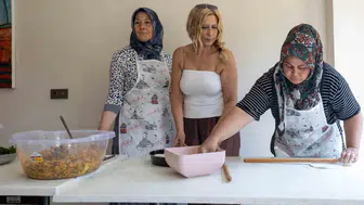 İzmir'de annelerin buluşma noktası: Dayanışma Mutfağı