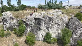 7 yaşındaki Deniz, dağcılık tutkusu ile dikkat çekiyor