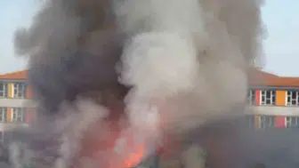 Malatya'da işçi yatakhanesinde çıkan yangın paniğe neden oldu