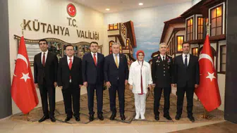 Bakan bak, gençlik ve spor yatırımlarını değerlendirmek için Kütahya'da