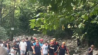 Bursa'da ormanda yürüyüş yaparken kayalıklardan düştü