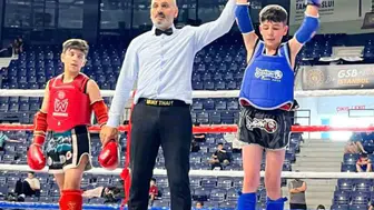 Sivaslı minik yıldızlar muaythai şampiyonasında 4 madalya kazandı