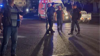 Tekirdağ'da gece yarısı çıkan yangın 3 katlı evi kullanılamaz hale getirdi