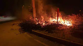 Alaca’da örtü yangını itfaiye tarafından kontrol altına alındı