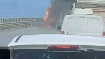 Bursa'da seyir halindeki kamyonet yangında tamamen yandı