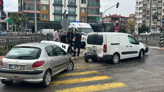 Sağanak yağış sonrası niğde'de zincirleme trafik kazası: 1 yaralı
