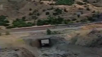 Tunceli'de heyelan anı kameraya böyle yansıdı