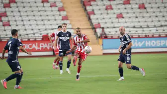 Trendyol 1. Lig'de Antalyaspor, Sarıyer'e kaybetti: 2-1