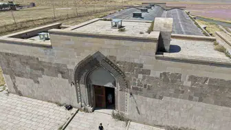 Iğdır'daki ejder kervansarayı tarihe tanıklık ediyor
