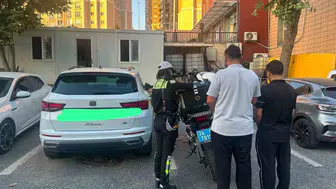 Başakşehir'de araçtan dışarı sarkan yolcuya ceza geldi