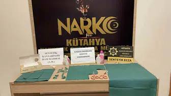 Kütahya'da uyuşturucu operasyonunda 56 bin içimlik sentetik maddeler ele geçirildi