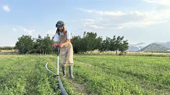 Genç çiftçi Emine Kaya, zor şartlara rağmen çiftliği ayakta tutuyor