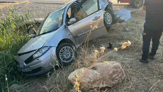 Siirt'te otomobil devrildi: Üç kişi yaralandı