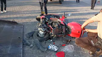 Gediz'de arazöz ile motosiklet çarpıştı: Yaralı var