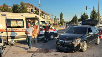 Tavşanlı'da iki otomobilin çarpıştığı trafik kazasında bir kişi yaralandı
