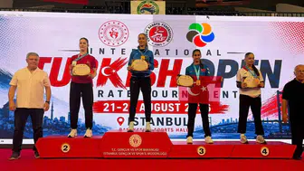 Bursa'ya karate şampiyonu: Naz Kayadere altın madalya kazandı