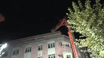 Bahçelievler'de çöken binanın komşusu da yıkılıyor: Güvenlik önlemleri alındı