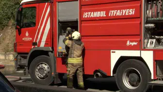 Esenler'de otluk alanda yangın: arı kovanlarına zarar verdi
