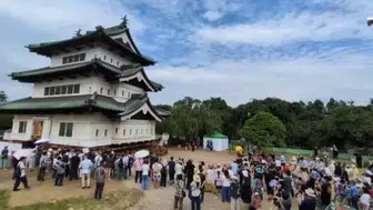 Tarihi Hirosaki Kalesi, bin kişinin katkısıyla eski yerine taşıdı