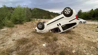 Kastamonu'da trafik kazası: Hafif ticari araç takla attı, 4 kişi yaralandı
