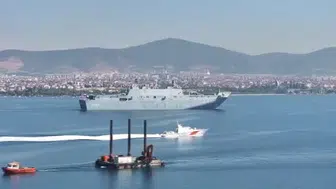 İzmit Körfezi’nde Türk donanmasıyla coşkulu selamlama geçişi