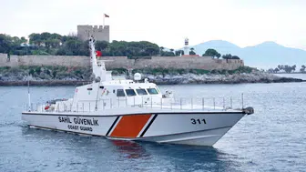 Kuşadası'nda zafer bayramı için sahil güvenlik botu ziyarete açılıyor