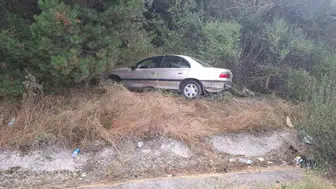 Bilecik’te kontrolden çıkan otomobil ağaca çarptı: 2’si çocuk 4 yaralı