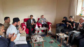 Kars'ta kaymakam, kıbrıs gazisini evinde ziyaret etti