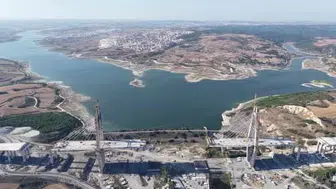 Kanal İstanbul projesinin ilk köprüsü Sazlıbosna'da dikkat çeken 250 tonluk operasyon