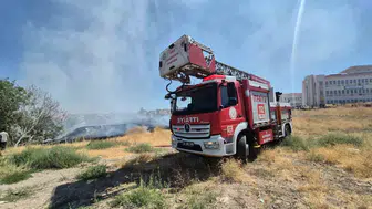 Eskişehir'de okul ile sağlık ocağı arasındaki yangın hızlıca kontrol altına alındı