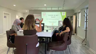 Eskişehir'de aile eğitim programı kapsamında önemli konu başlıkları ele alındı