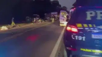 Brezilya'da minibüs ve kamyon kazasında 23 kişi yaşamını yitirdi