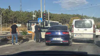 Eskişehir'de 3 araç birbirine girdi: Maddi hasar ile atlatıldı
