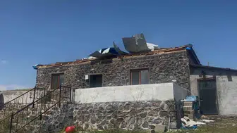 Çıldır'da fırtına ve dolu felaketi: Evsiz kalanların oranı yüzde 70'i geçti