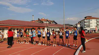 Kütahya'da genç atletler zafer için yarıştı