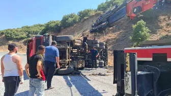 Alaşehir-Eşme yolunda tanker devrildi, ulaşım durdu