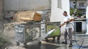 Kuşadası’nda yaz sezonu temizlik seferberliği devam ediyor