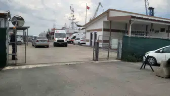 Karadeniz'de bir ticari gemi batma tehlikesi atlattı