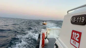 Çanakkale Boğazı'nda motor arızası yaşayan tekne kurtarıldı