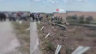 Uzunköprü'de buğday yüklü kamyon devrildi, sürücü hastaneye kaldırıldı