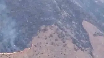 Siirt'te örtü yangınına havadan başarılı müdahale devam ediyor