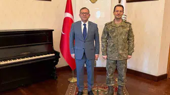 Kars’a atanan tuğgeneral, vali ile yeni görevde buluştu
