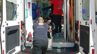 Kontrolden çıkan otomobil takla attı, iki kişi hastaneye kaldırıldı