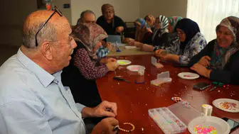 Beyşehir hastanesinde anlamlı dayanışma örneği: Rengarenk bilekliklerle umut dağıtıldı