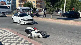 Tavşanlı’da otomobil ve motosiklet çarpıştı: Yaralı var