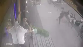Mağaza hırsızlığına teşebbüs eden kadını esnaf durdurdu