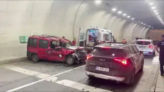 Cankurtaran Tüneli'nde meydana gelen kazada baba ve oğlu yaralandı