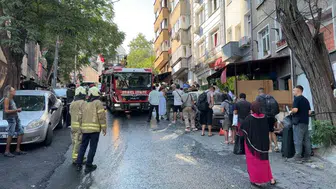 Beyoğlu'ndaki otel yangınında 17 kişi güvenli alana tahliye edildi