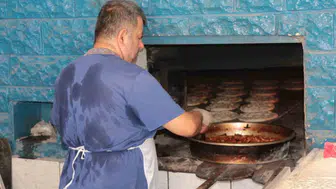 Cizre'de fırıncılar aşırı sıcakla ekmek üretim mücadelesi veriyor