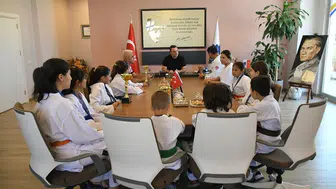 Kuşadalı gençler karate turnuvasında başarılarıyla dikkat çekti